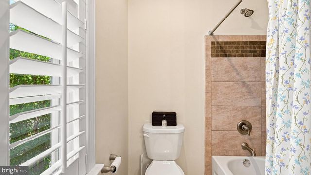 5 CHAPMAN AVE, Doylestown, PA 18901
