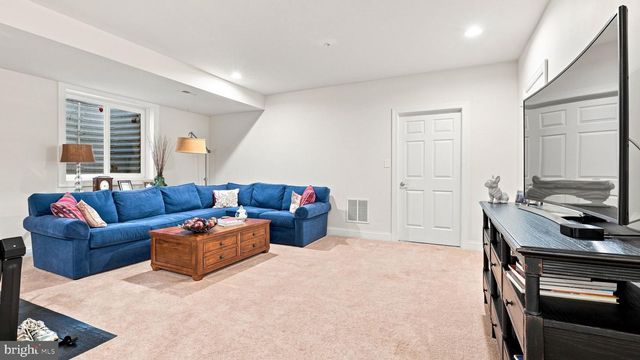 5 CHAPMAN AVE, Doylestown, PA 18901