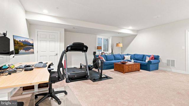 5 CHAPMAN AVE, Doylestown, PA 18901
