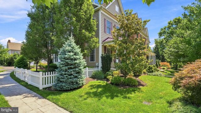 5 CHAPMAN AVE, Doylestown, PA 18901