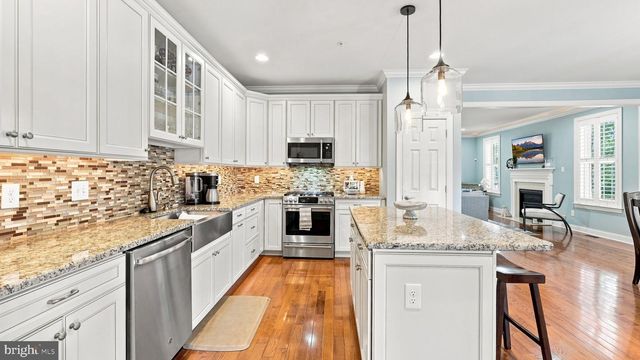 5 CHAPMAN AVE, Doylestown, PA 18901