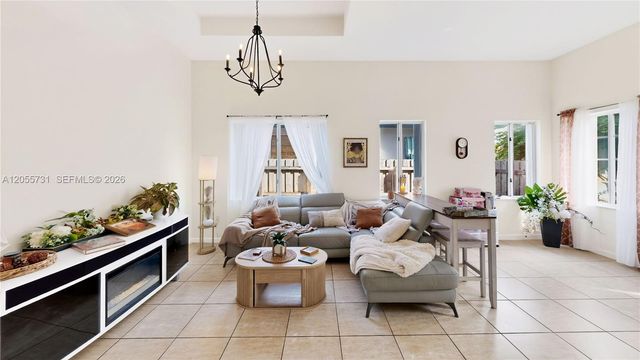 2002 NE 39th Ter, Homestead, FL 33033