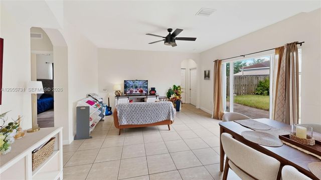 2002 NE 39th Ter, Homestead, FL 33033