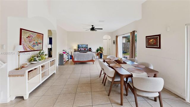 2002 NE 39th Ter, Homestead, FL 33033