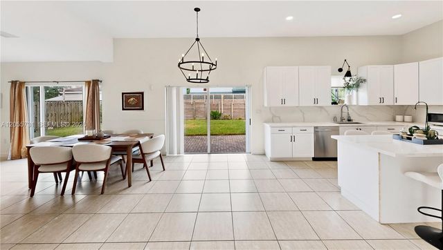 2002 NE 39th Ter, Homestead, FL 33033