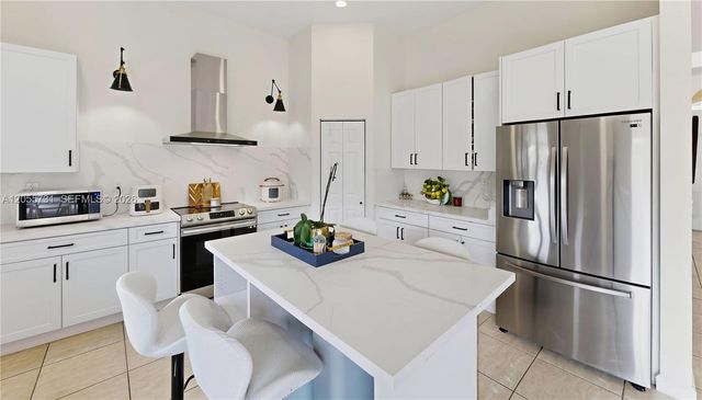 2002 NE 39th Ter, Homestead, FL 33033