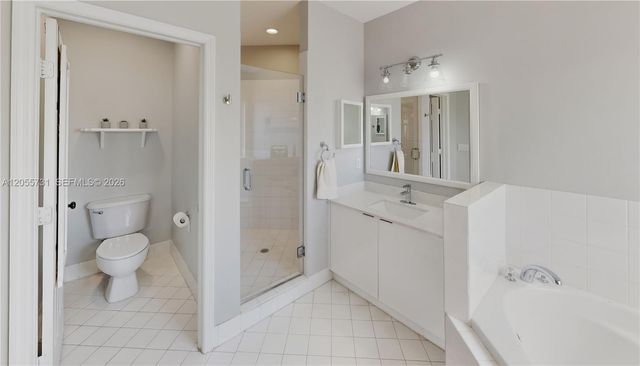 2002 NE 39th Ter, Homestead, FL 33033