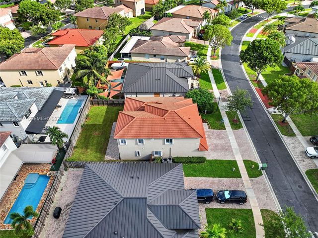 2002 NE 39th Ter, Homestead, FL 33033