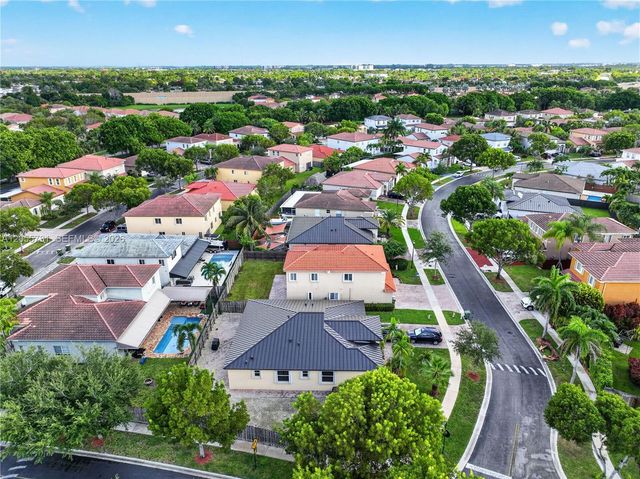 2002 NE 39th Ter, Homestead, FL 33033