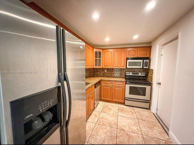 7917 SW 104th St 101F, Miami, FL 33156