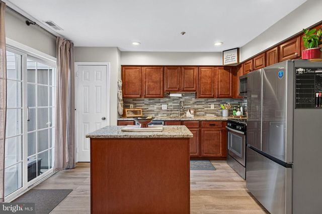 137 BUCKINGHAM WAY, Mount Laurel, NJ 08054