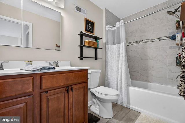 137 BUCKINGHAM WAY, Mount Laurel, NJ 08054