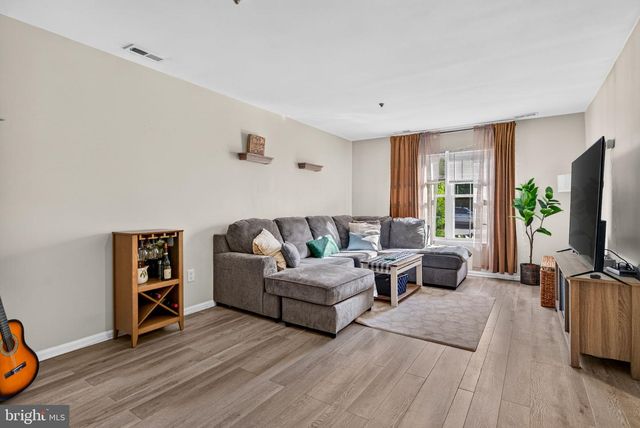 137 BUCKINGHAM WAY, Mount Laurel, NJ 08054