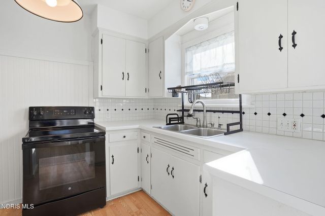 5815 W Bancroft Street, Toledo, OH 43615