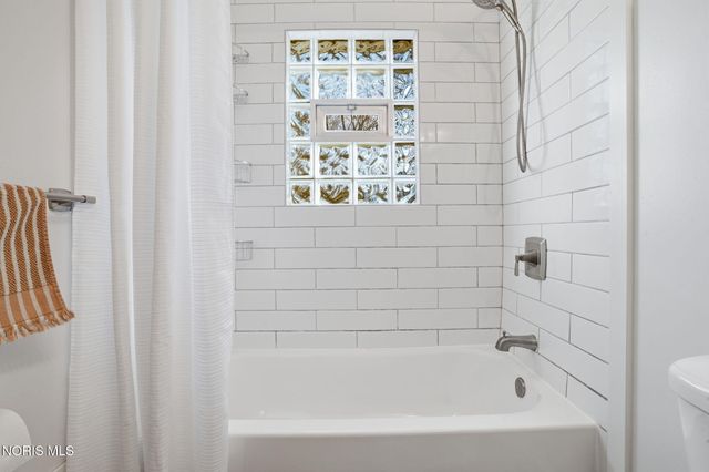 5815 W Bancroft Street, Toledo, OH 43615