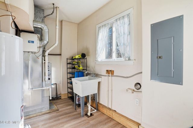 5815 W Bancroft Street, Toledo, OH 43615