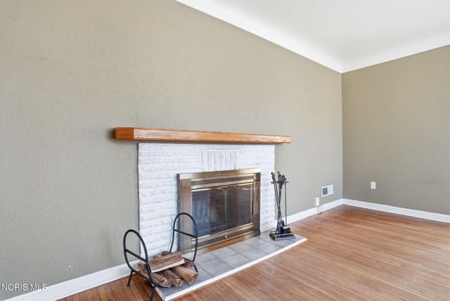 5815 W Bancroft Street, Toledo, OH 43615