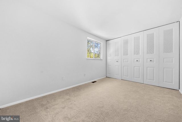 8449 SUGAR CREEK LN, Springfield, VA 22153