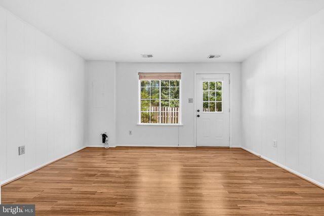 8449 SUGAR CREEK LN, Springfield, VA 22153