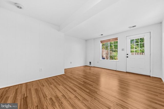 8449 SUGAR CREEK LN, Springfield, VA 22153