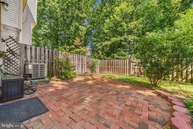 8449 SUGAR CREEK LN, Springfield, VA 22153