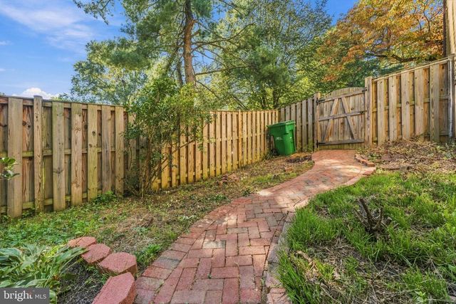 8449 SUGAR CREEK LN, Springfield, VA 22153