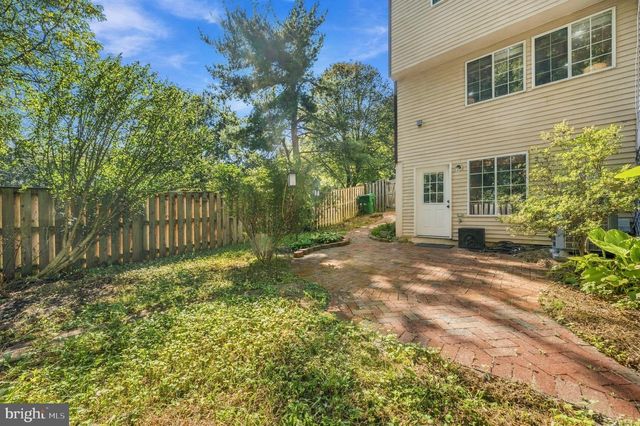 8449 SUGAR CREEK LN, Springfield, VA 22153