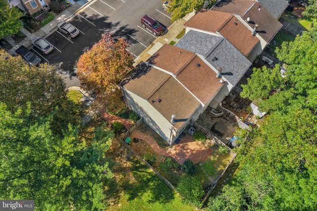 8449 SUGAR CREEK LN, Springfield, VA 22153
