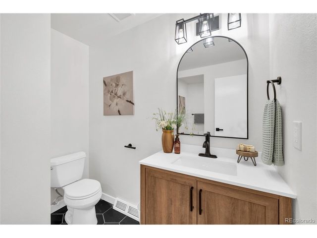 1569 S Lee St, Denver, CO 80232