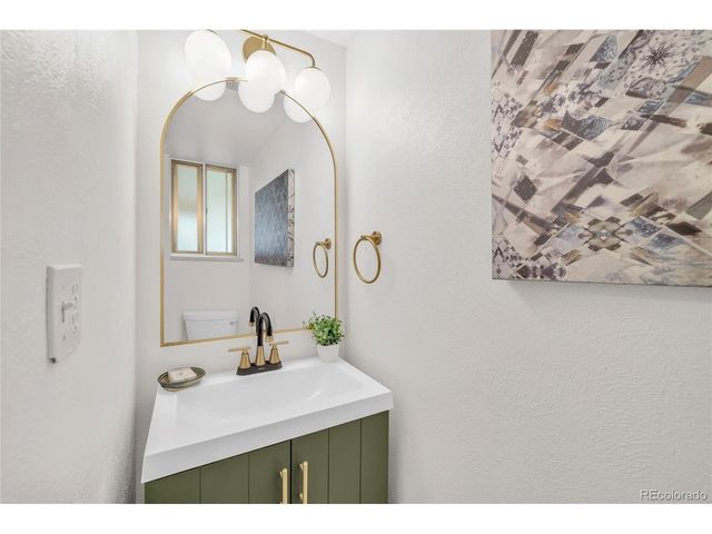 1569 S Lee St, Denver, CO 80232