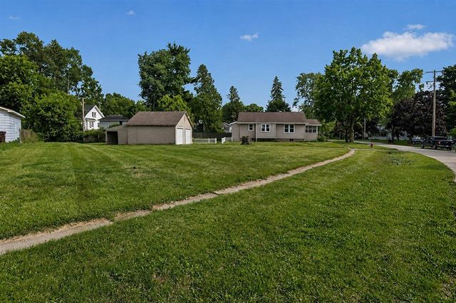 2815 Overhill Road, Jackson, MI 49203