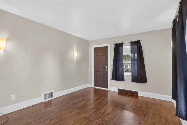 2815 Overhill Road, Jackson, MI 49203