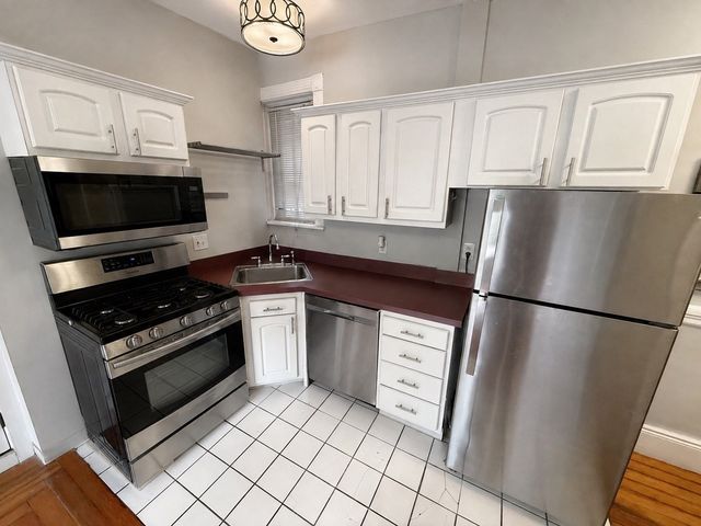 65 Burbank 10, Boston, MA 02115