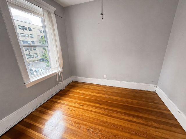 65 Burbank 10, Boston, MA 02115
