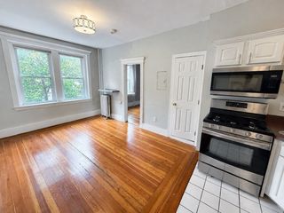65 Burbank 10, Boston, MA 02115