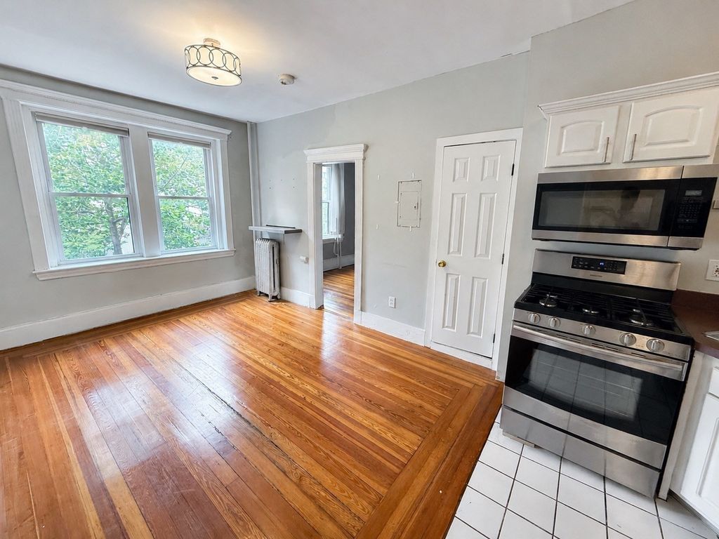 65 Burbank 10, Boston, MA 02115