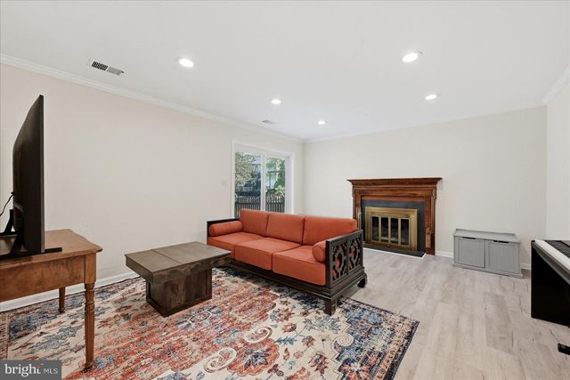 13704 SPRINGHAVEN DR, Chantilly, VA 20151