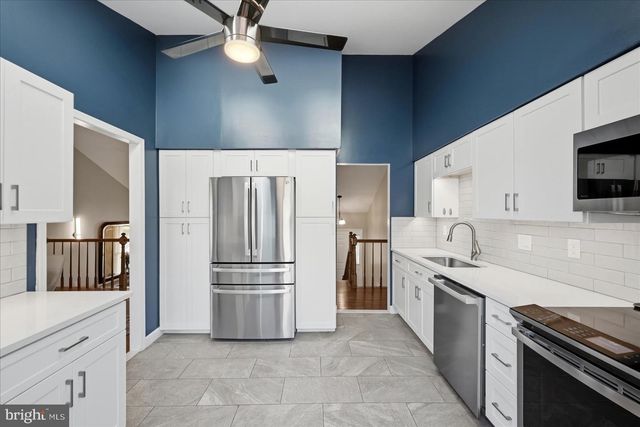 13704 SPRINGHAVEN DR, Chantilly, VA 20151