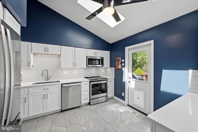 13704 SPRINGHAVEN DR, Chantilly, VA 20151