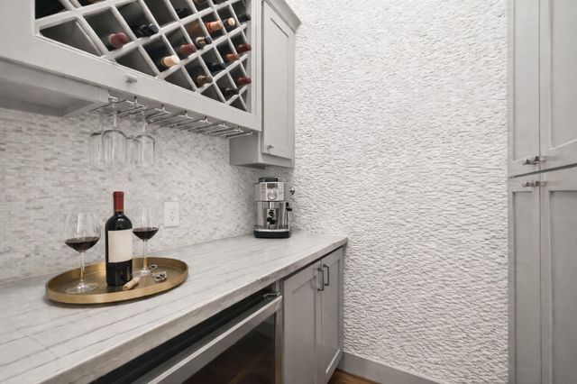 821 E 25th Street E, Houston, TX 77009