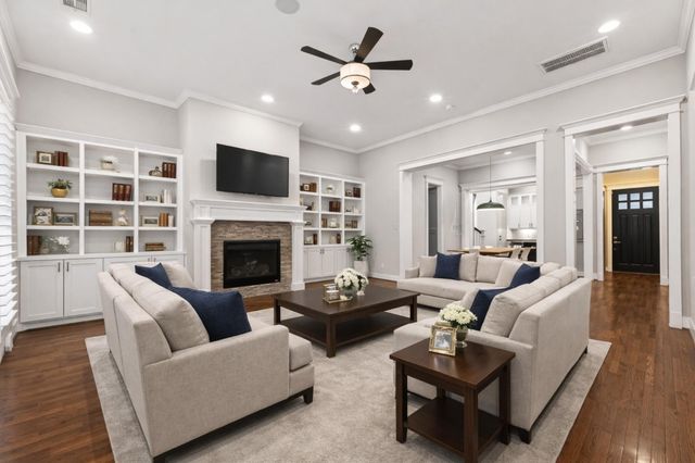 821 E 25th Street E, Houston, TX 77009