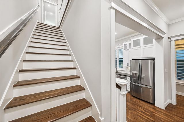 821 E 25th Street E, Houston, TX 77009