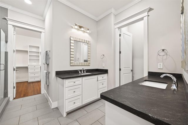 821 E 25th Street E, Houston, TX 77009