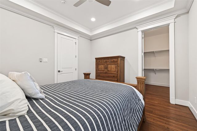 821 E 25th Street E, Houston, TX 77009