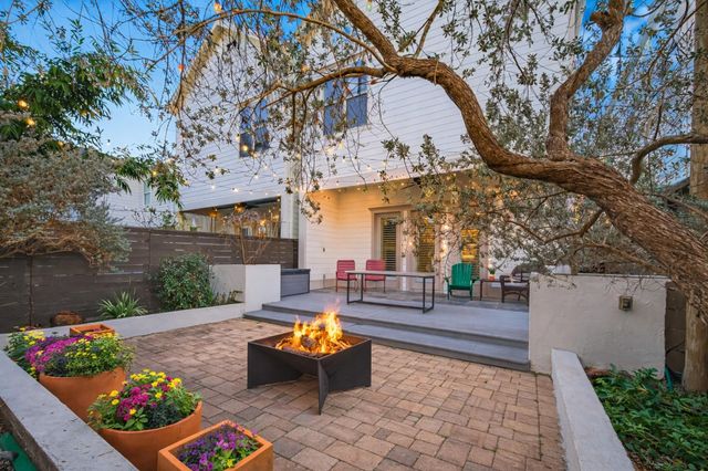 821 E 25th Street E, Houston, TX 77009