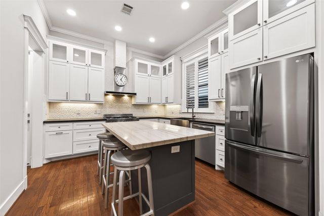 821 E 25th Street E, Houston, TX 77009