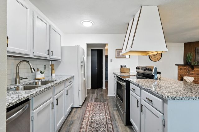 5112 Griffin Drive, The Colony, TX 75056