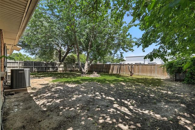 5112 Griffin Drive, The Colony, TX 75056