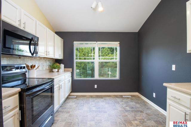 8027 N 147 Street, Bennington, NE 68007