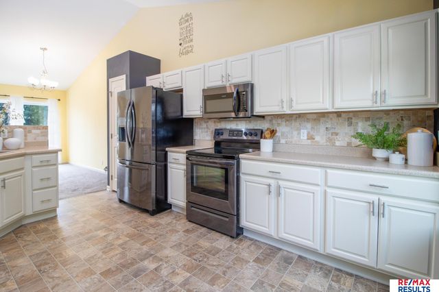 8027 N 147 Street, Bennington, NE 68007